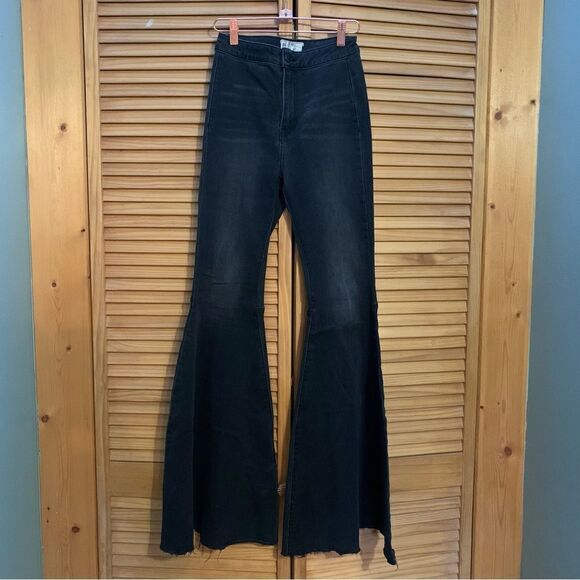 Free People Black Bell Bottom Jeans Size 25 - Picture 1 of 7